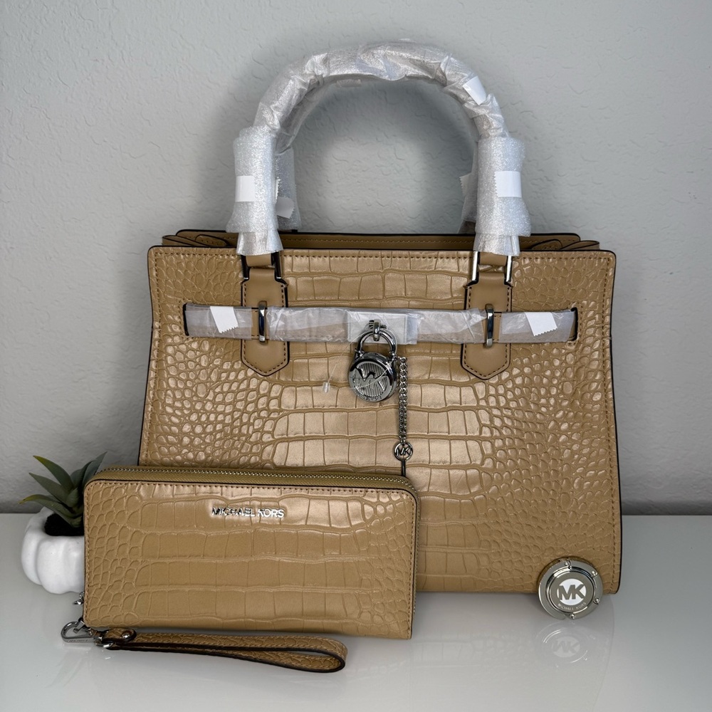 MICHAEL KORS Hamilton Medium Satchel with matching Continental Wallet Wristlet